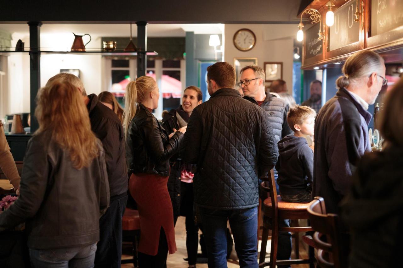 The Three Horseshoes East Worldham Alton  Dış mekan fotoğraf