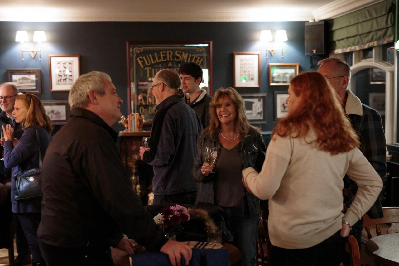 The Three Horseshoes East Worldham Alton  Dış mekan fotoğraf