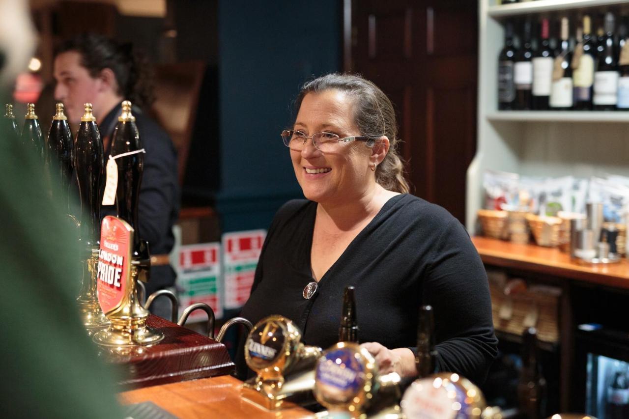 The Three Horseshoes East Worldham Alton  Dış mekan fotoğraf